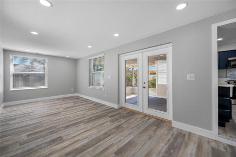 House in Saint Pete Beach, Florida 2 bedrooms, 110.46 sq.m. № 2232788 - photo 13