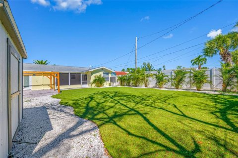 House in Saint Pete Beach, Florida 2 bedrooms, 110.46 sq.m. № 2232788 - photo 27