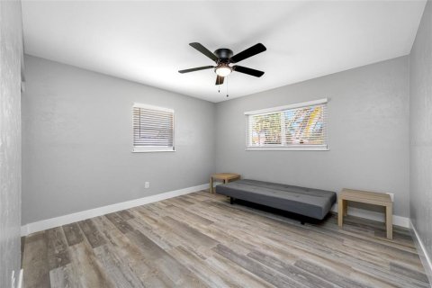 House in Saint Pete Beach, Florida 2 bedrooms, 110.46 sq.m. № 2232788 - photo 21