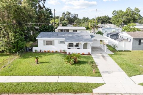 House in Pinellas Park, Florida 3 bedrooms, 76.64 sq.m. № 1841836 - photo 17