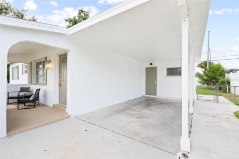 House in Pinellas Park, Florida 3 bedrooms, 76.64 sq.m. № 1841836 - photo 3
