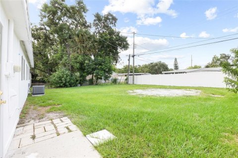House in Pinellas Park, Florida 3 bedrooms, 76.64 sq.m. № 1841836 - photo 19
