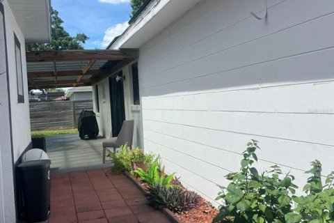 Villa ou maison à louer à Orlando, Floride: 3 chambres, 105.17 m2 № 2386370 - photo 6
