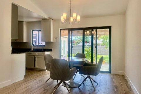 Villa ou maison à louer à Orlando, Floride: 3 chambres, 105.17 m2 № 2386370 - photo 8