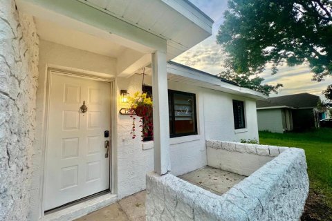 Villa ou maison à louer à Orlando, Floride: 3 chambres, 105.17 m2 № 2386370 - photo 18