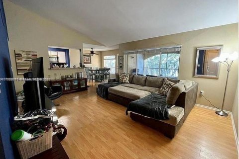 Condo in Oakland Park, Florida, 2 bedrooms  № 2037018