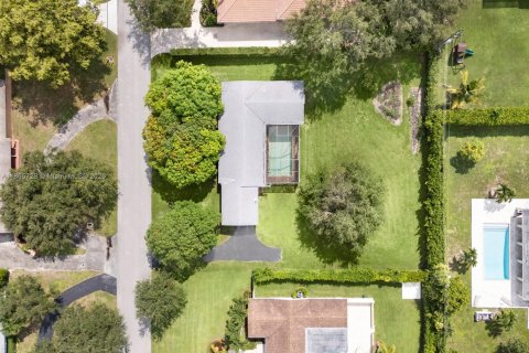 Casa en venta en Pinecrest, Florida, 2 dormitorios, 115.11 m2 № 1896410 - foto 1
