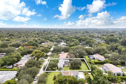 Casa en venta en Pinecrest, Florida, 2 dormitorios, 115.11 m2 № 1896410 - foto 3