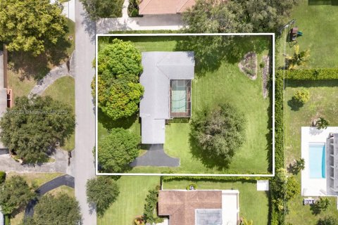 Casa en venta en Pinecrest, Florida, 2 dormitorios, 115.11 m2 № 1896410 - foto 2