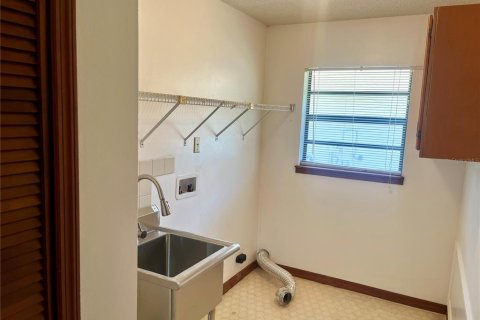 Villa ou maison à louer à Orlando, Floride: 4 chambres, 249.81 m2 № 1740774 - photo 12