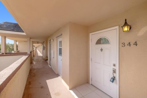 Condo in Lighthouse Point, Florida, 2 bedrooms  № 992110 - photo 1
