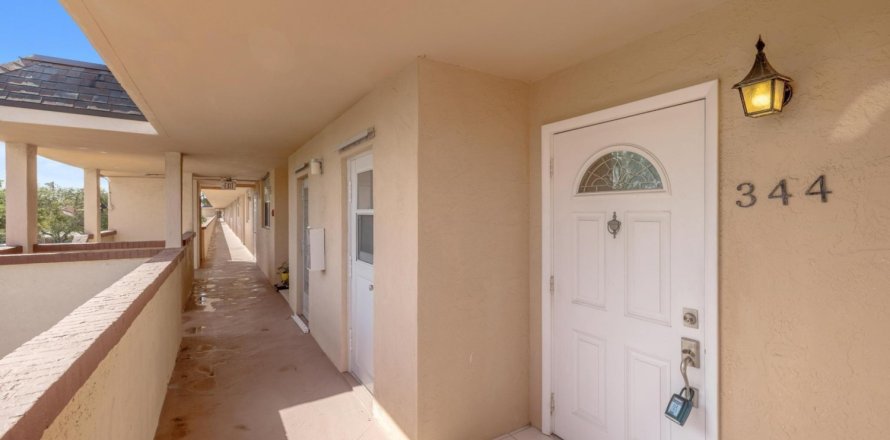 Condo in Lighthouse Point, Florida, 2 bedrooms  № 992110