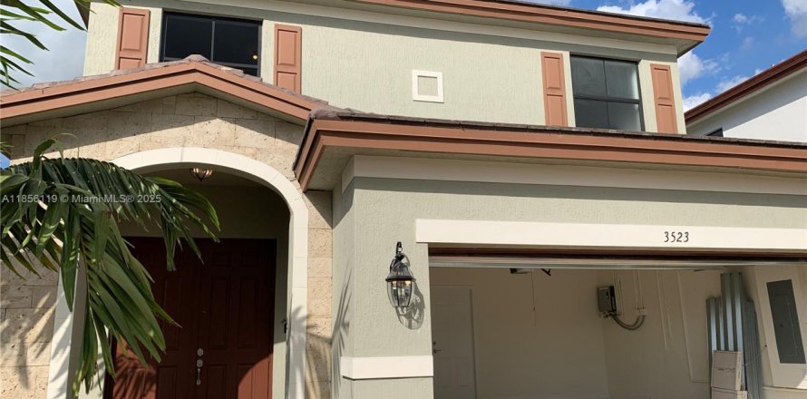 Villa ou maison à Hialeah, Floride 4 chambres, 228.73 m2 № 1879022