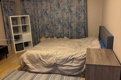 Condo in Coconut Creek, Florida, 2 bedrooms № 1993980 - photo 10