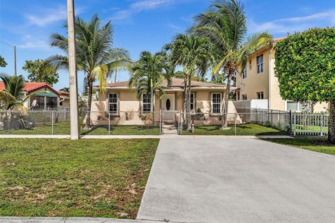 House in North Miami Beach, Florida 3 bedrooms, 142.7 sq.m. № 1850545 - photo 3