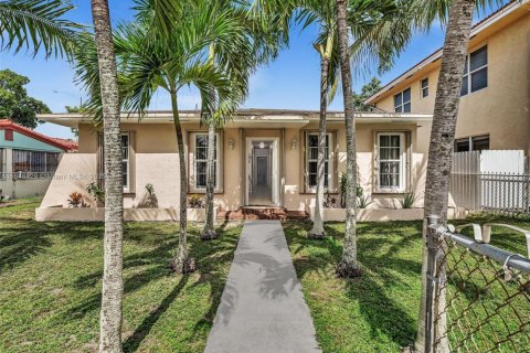 House in North Miami Beach, Florida 3 bedrooms, 142.7 sq.m. № 1850545 - photo 5