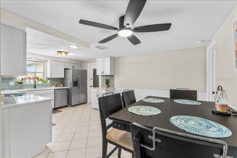 Villa ou maison à vendre à Port Richey, Floride: 2 chambres, 104.14 m2 № 2215345 - photo 23