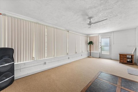 Villa ou maison à vendre à Port Richey, Floride: 2 chambres, 104.14 m2 № 2215345 - photo 18