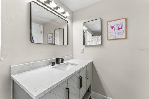 Villa ou maison à vendre à Port Richey, Floride: 2 chambres, 104.14 m2 № 2215345 - photo 7