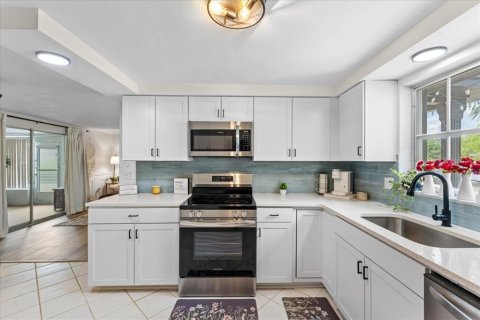 Villa ou maison à vendre à Port Richey, Floride: 2 chambres, 104.14 m2 № 2215345 - photo 28