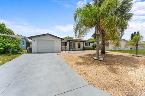 Villa ou maison à vendre à Port Richey, Floride: 2 chambres, 104.14 m2 № 2215345 - photo 12