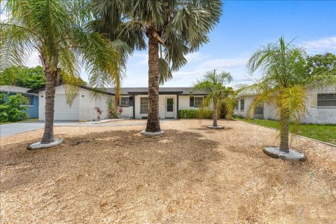 Villa ou maison à vendre à Port Richey, Floride: 2 chambres, 104.14 m2 № 2215345 - photo 13