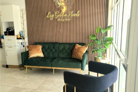 Immobilier commercial à Hollywood, Floride № 2084035