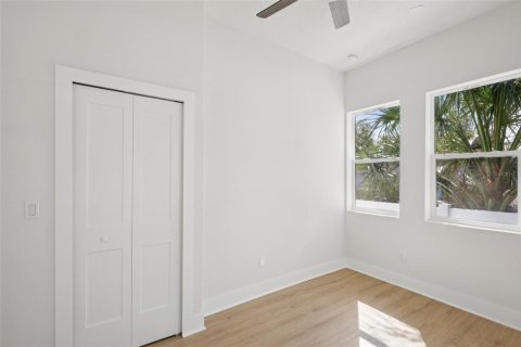 Villa ou maison à vendre à Tampa, Floride: 5 chambres, 171.68 m2 № 2143205 - photo 15