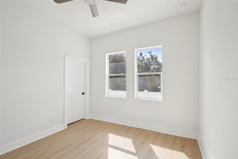 Villa ou maison à vendre à Tampa, Floride: 5 chambres, 171.68 m2 № 2143205 - photo 27