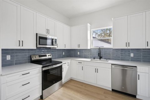 Villa ou maison à vendre à Tampa, Floride: 5 chambres, 171.68 m2 № 2143205 - photo 2