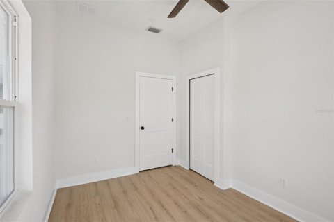 Villa ou maison à vendre à Tampa, Floride: 5 chambres, 171.68 m2 № 2143205 - photo 16