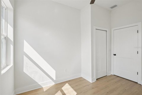 Villa ou maison à vendre à Tampa, Floride: 5 chambres, 171.68 m2 № 2143205 - photo 25