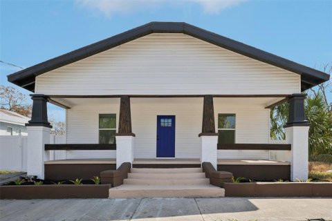 Villa ou maison à Tampa, Floride 5 chambres, 171.68 m2 № 2143205