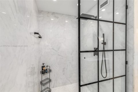 Copropriété à louer à Miami Beach, Floride: 2 chambres, 119.19 m2 № 1612215 - photo 22