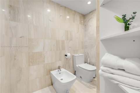 Copropriété à louer à Miami Beach, Floride: 2 chambres, 119.19 m2 № 1612215 - photo 18