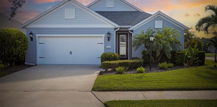 House in Bradenton, Florida 3 bedrooms, 152.55 sq.m. № 2329581
