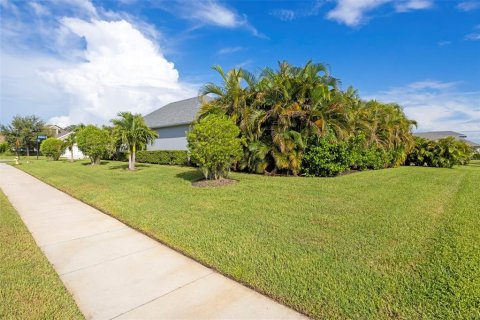 House in Bradenton, Florida 3 bedrooms, 152.55 sq.m. № 2329581 - photo 8