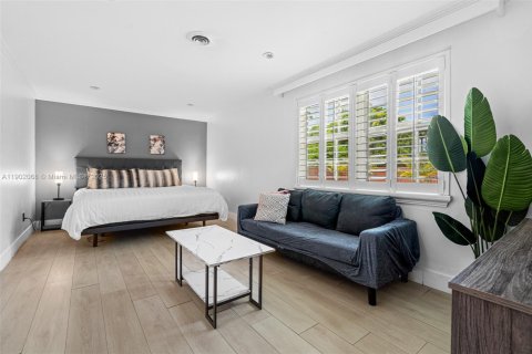 Casa en venta en Miami, Florida, 4 dormitorios, 179.21 m2 № 1953931 - foto 28