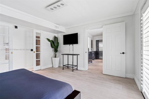 Casa en venta en Miami, Florida, 4 dormitorios, 179.21 m2 № 1953931 - foto 26