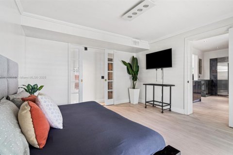 Casa en venta en Miami, Florida, 4 dormitorios, 179.21 m2 № 1953931 - foto 27
