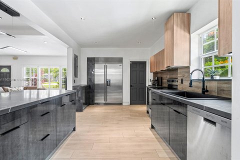 Casa en venta en Miami, Florida, 4 dormitorios, 179.21 m2 № 1953931 - foto 20