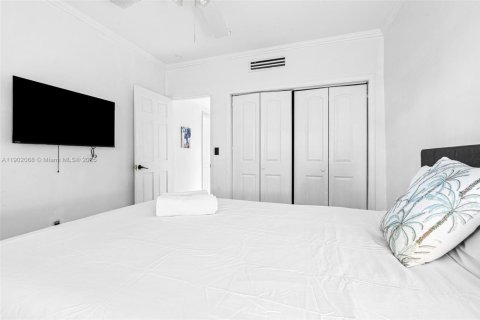 Casa en venta en Miami, Florida, 4 dormitorios, 179.21 m2 № 1953931 - foto 10