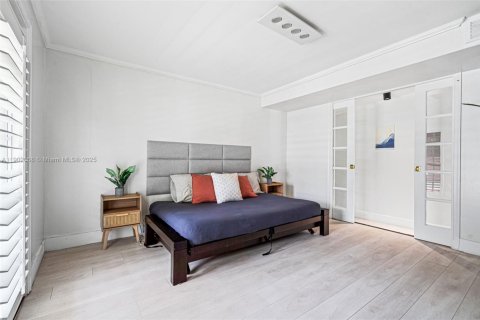 Casa en venta en Miami, Florida, 4 dormitorios, 179.21 m2 № 1953931 - foto 25