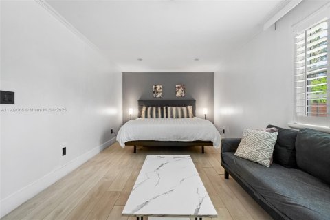 Casa en venta en Miami, Florida, 4 dormitorios, 179.21 m2 № 1953931 - foto 29