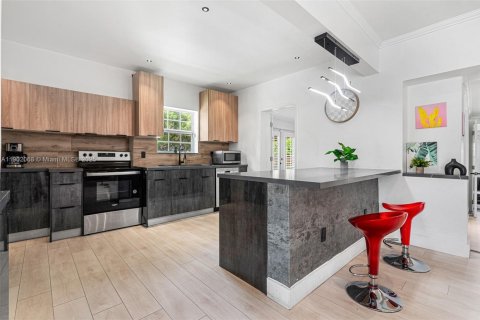 Casa en venta en Miami, Florida, 4 dormitorios, 179.21 m2 № 1953931 - foto 19