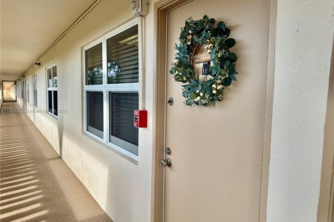 Copropriété à vendre à Coconut Creek, Floride: 2 chambres, 107.4 m2 № 1893496 - photo 3