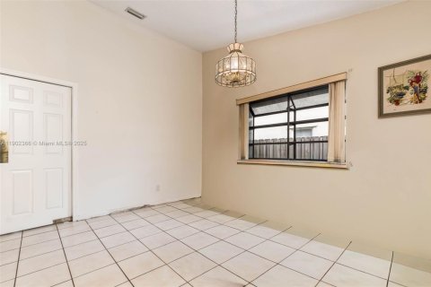 Купить виллу или дом в Дейви, Флорида 4 спальни, 205.31м2, № 1955929 - фото 9