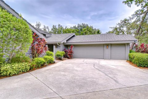 House in Wesley Chapel, Florida 3 bedrooms, 226.77 sq.m. № 1832666 - photo 14