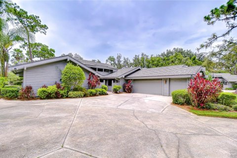 House in Wesley Chapel, Florida 3 bedrooms, 226.77 sq.m. № 1832666 - photo 1