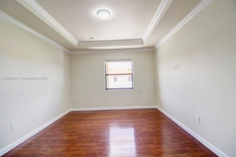 Villa ou maison à vendre à Miami, Floride: 5 chambres, 227.05 m2 № 1887400 - photo 30